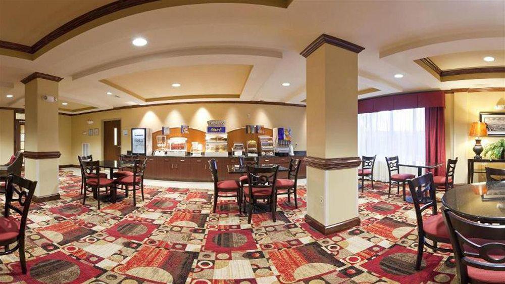 Holiday Inn Express Hotel & Suites Talladega By Ihg Ngoại thất bức ảnh
