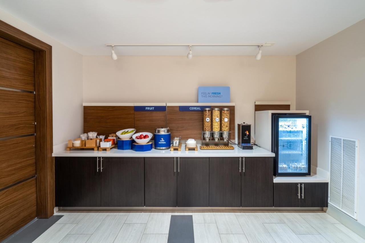 Holiday Inn Express Hotel & Suites Talladega By Ihg Ngoại thất bức ảnh