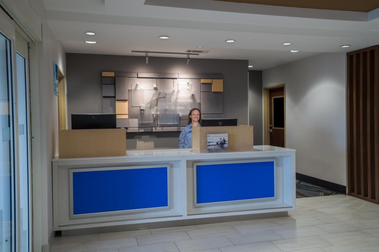 Holiday Inn Express Hotel & Suites Talladega By Ihg Ngoại thất bức ảnh