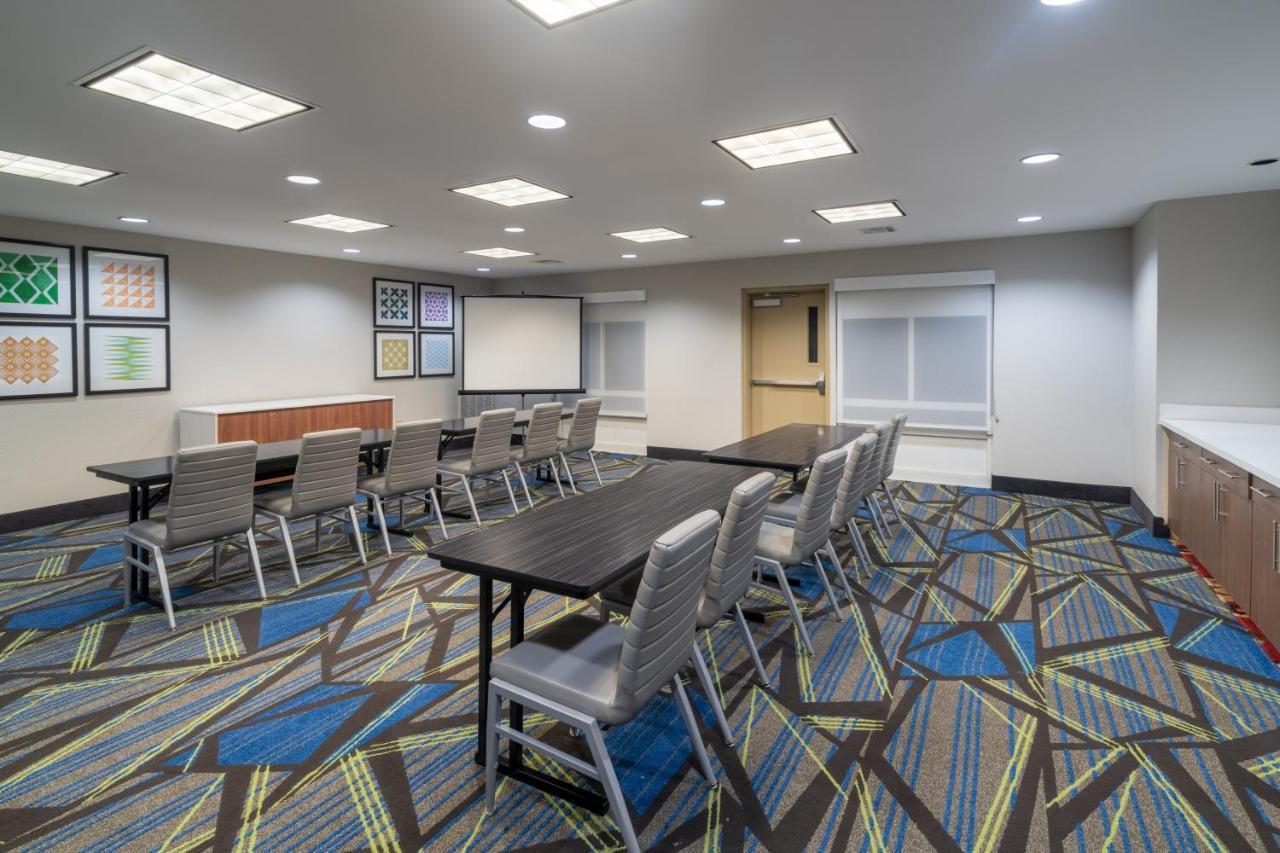 Holiday Inn Express Hotel & Suites Talladega By Ihg Ngoại thất bức ảnh