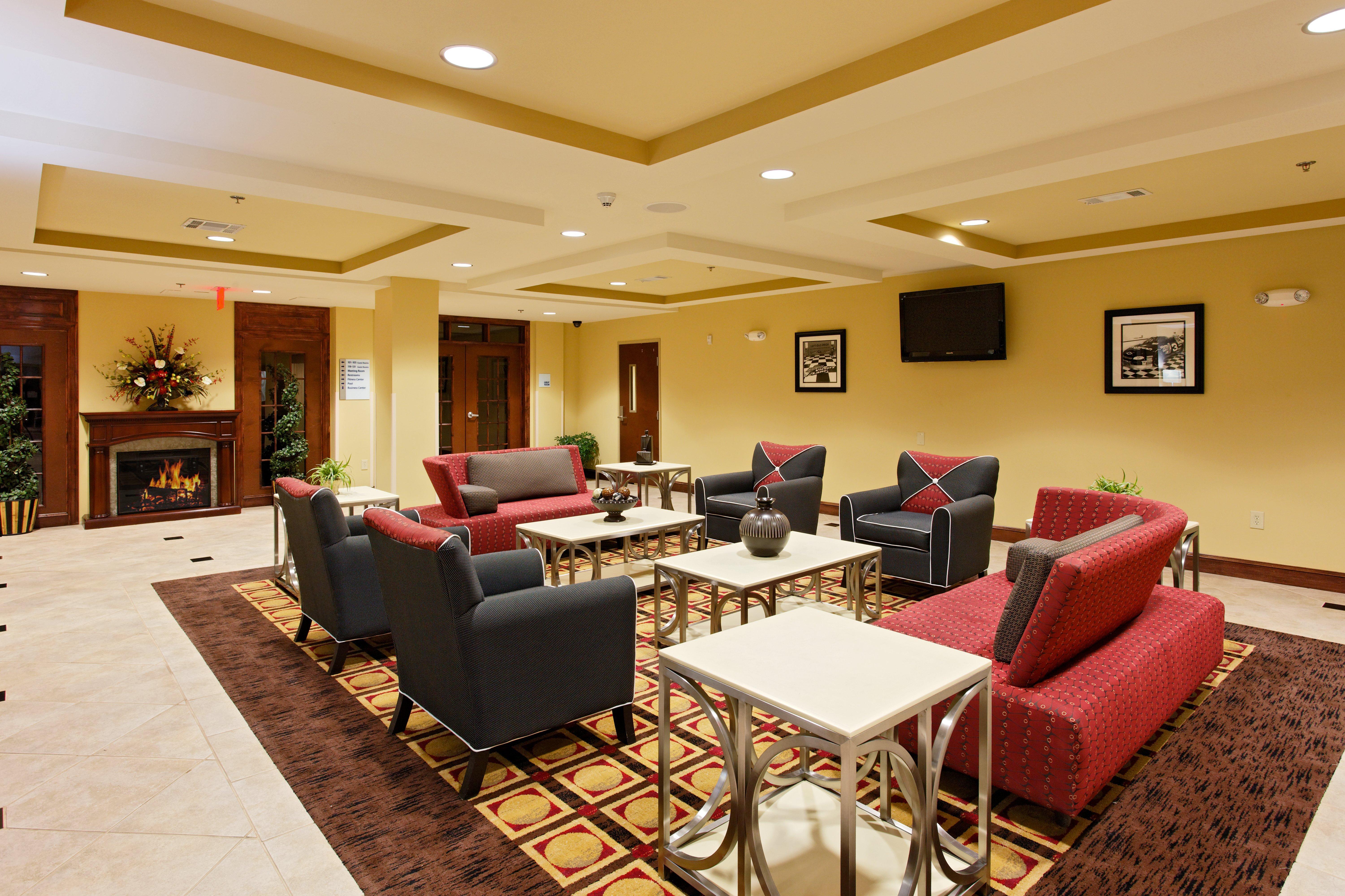 Holiday Inn Express Hotel & Suites Talladega By Ihg Ngoại thất bức ảnh