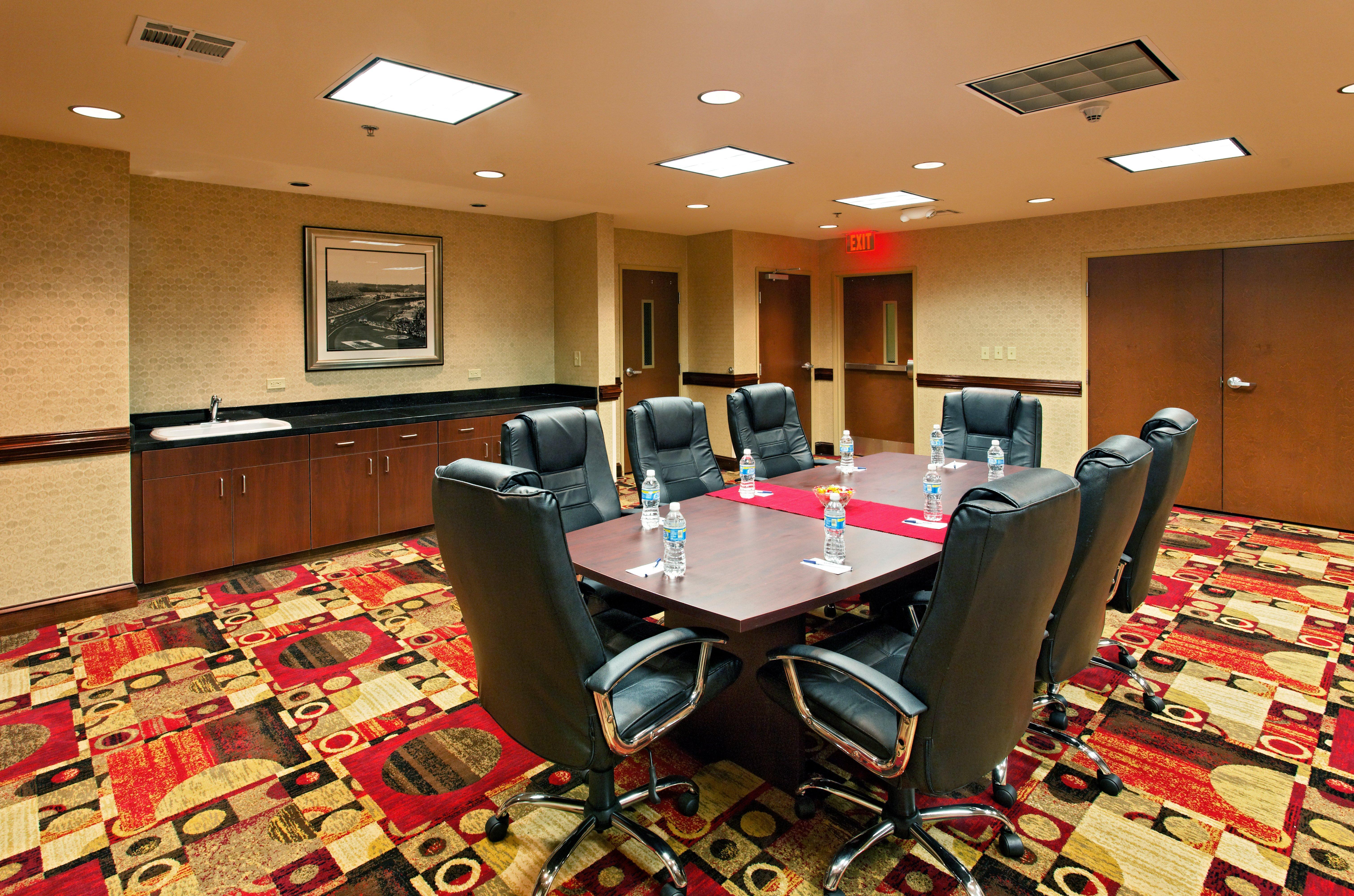 Holiday Inn Express Hotel & Suites Talladega By Ihg Ngoại thất bức ảnh