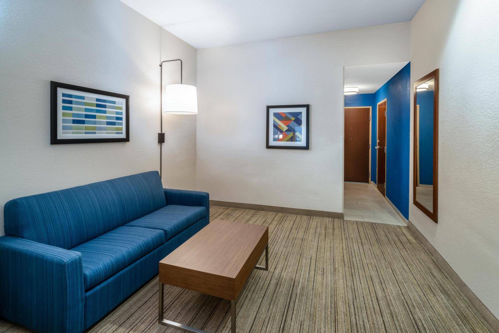Holiday Inn Express Hotel & Suites Talladega By Ihg Ngoại thất bức ảnh