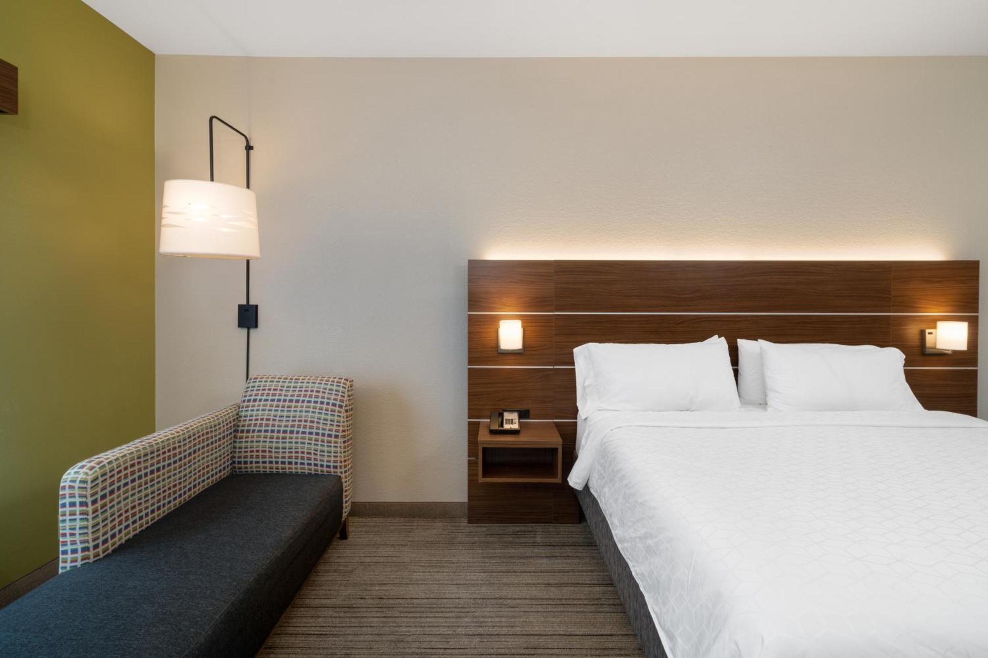 Holiday Inn Express Hotel & Suites Talladega By Ihg Ngoại thất bức ảnh